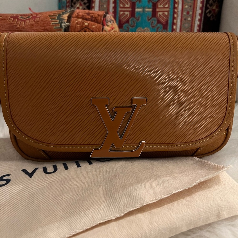 LV Buci Crossbody. Gold miel brown, perfect condition, like new!